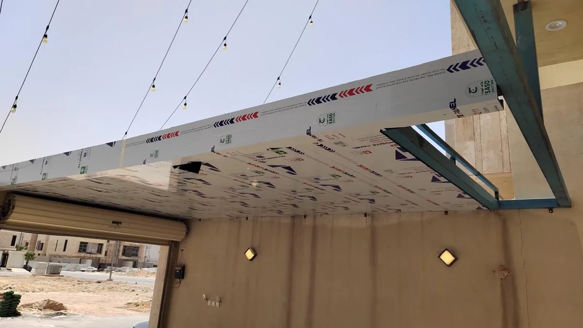 تركيب جسور مظلة مع ألواح الكلادينج