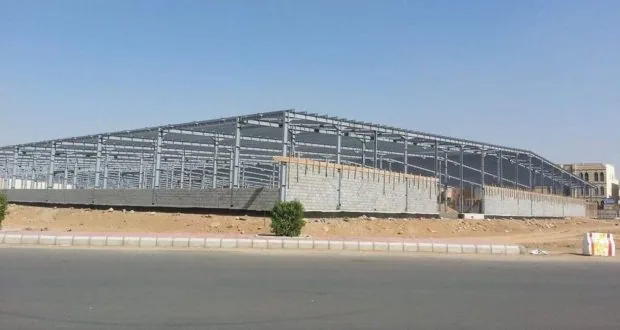 هنجر طويل قيد الإنهاء