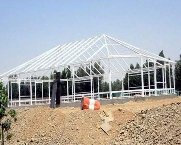 إطار أبيض صغير قبل التغطية